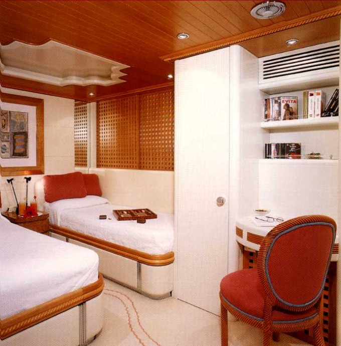 DESAMIS B twin cabin